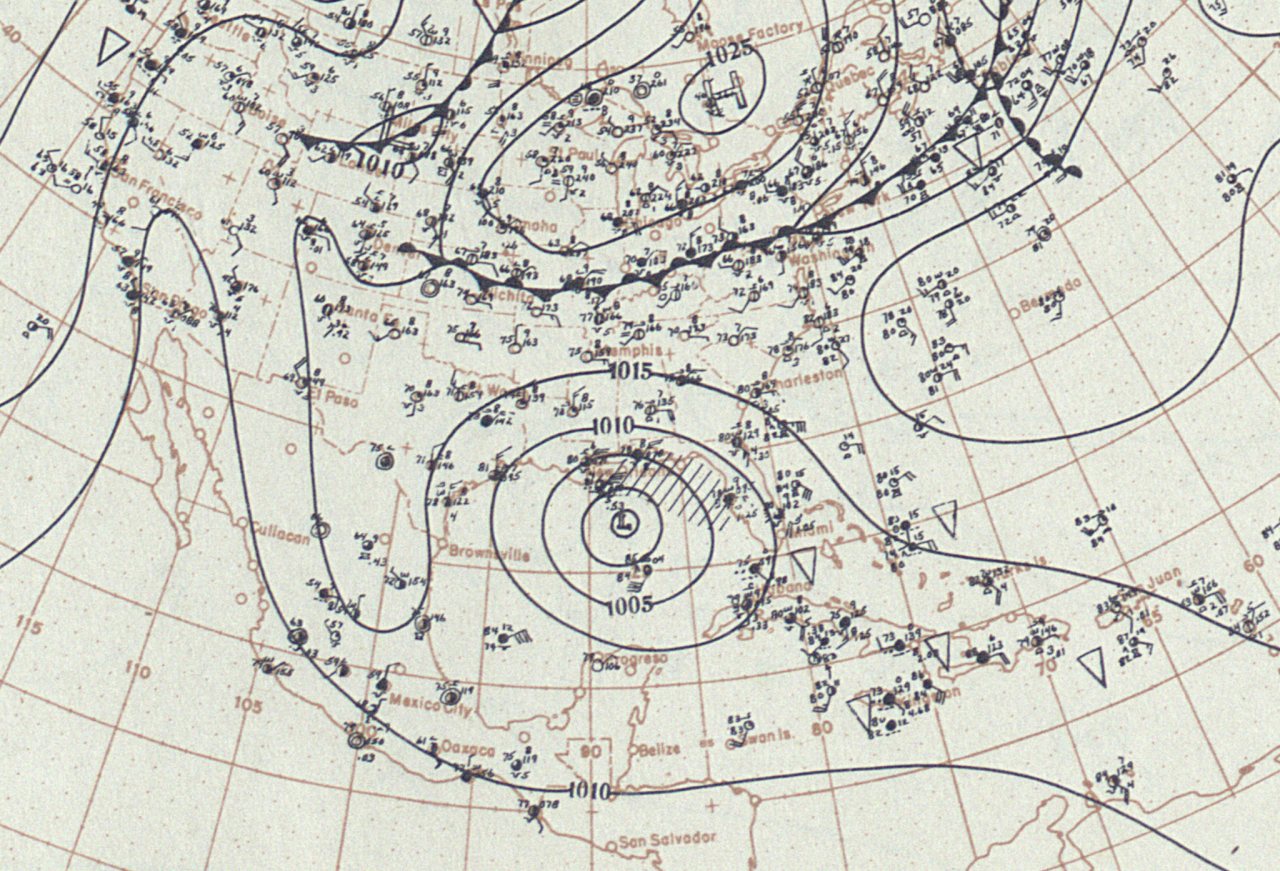 Historical weather map from September 7, 1900 showing the Galveston hurricane strengthening over the Gulf of Mexico. The map is densely covered with weather observations, pressure lines, and storm-position information used to track the system before landfall.
